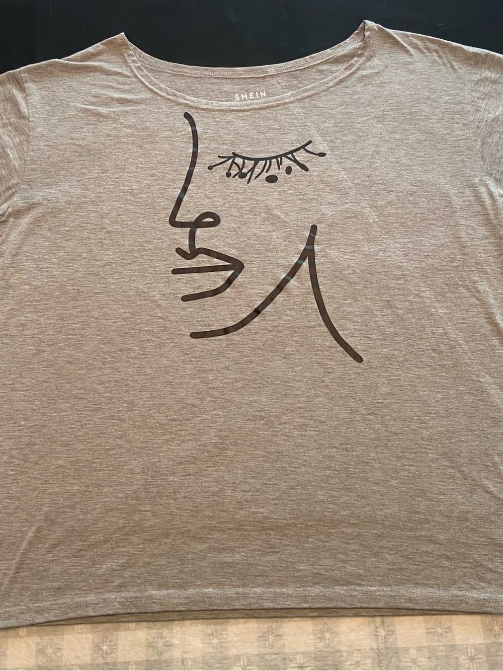 SHEIN Gray Women’s Minimalist Face Line Graphic Tee